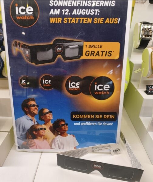 Sonnenfinsternis-Aktion beim Juwelier Hochstöger im Haid Center
